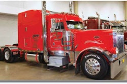 Floyd Moore won Best of Show Working Bobtail with this 2000 Peterbilt 379, which he runs 150,000 to 160,000 miles a year.