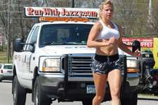 'Jazzy' Jordan running 3,000 miles to raise awareness of truckers' health carfe issues. (Photo Todd Dills)