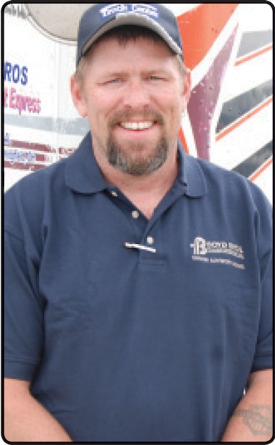 Dan Heister uses his ’03 International 9400i to haul cast iron and steel piping around the Southeast and the Midwest. He says of his truck, “Fancy just costs more. I just bought a truck to make money.”