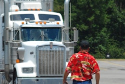 Independent Howard Salmon and his 1999 Kenworth. Hear more from Salmon relative to ELDs at this linked report from the day the mandate was announced.