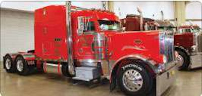 Floyd Moore’s 2000 Peterbilt 379 took home Pride & Polish’s Best in Show honors for Working Bobtail at the 2009 Great American Trucking Show.