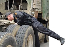 This bobtail’s carrier showed an Inspection Selection System score below 50 when it pulled through the Manchester, Tenn., scales on I-24, putting it well below the “Inspect” category threshold. Nevertheless, alerted by the truck’s appearance and age, Trooper Kevin Curtis (pictured) pulled it aside.