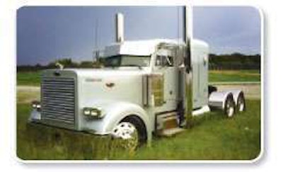 A few leased carriers or shippers with dedicated independent tank fleets pay owner-operators hourly rates, says Steven “Buck” Landry. “I know three chemical companies that do it, and they all pretty much have a waiting list to get on.” Landry was paid $70 per hour, in addition to other pay perks, by Premier Chemical until an accident that wasn’t his fault put his custom truck (pictured) in limbo with the insurance company. Others are Sochem Solutions and his current employer, FAS Environmental Services.