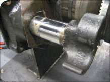 Inspect the camshaft bearing journal.