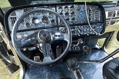 The Texas Chrome Shop handled Vamonos’ interior fab work, marbleizing the dash and steering wheel panels to match the already marbleized floor.