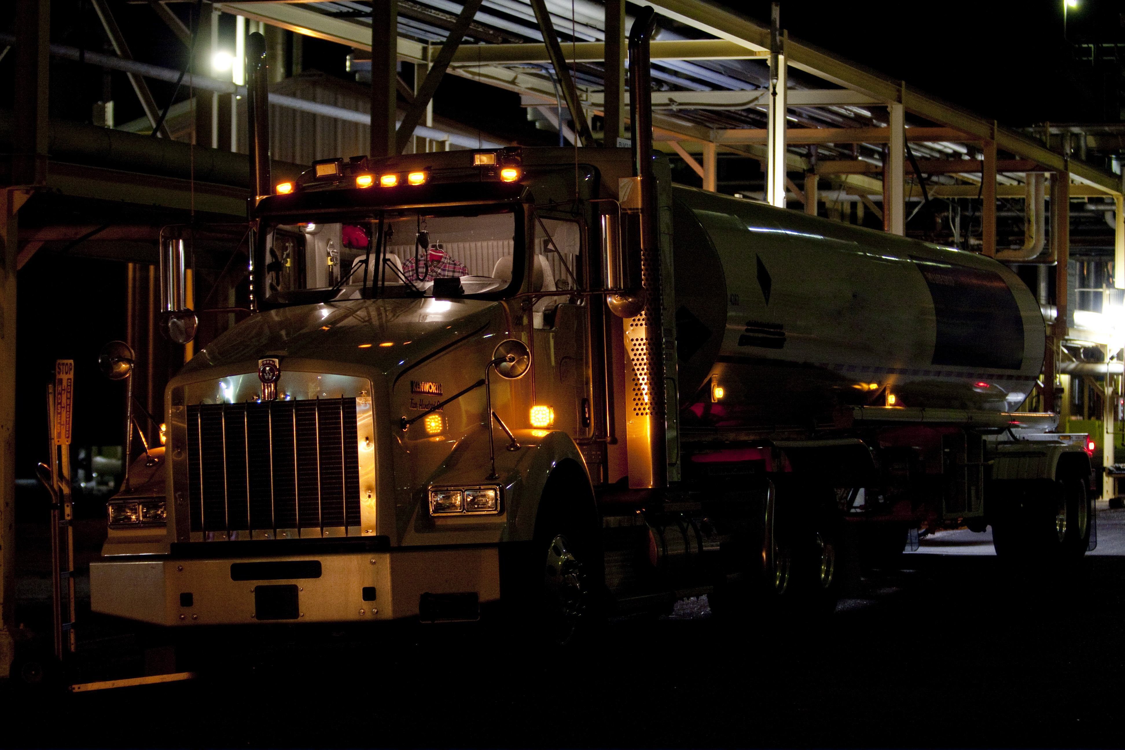 Tank 2011 Kenworth at Cheyenne rack