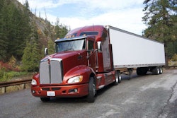 Though Kenworth considers the T660 its default fleet truck, the tractor features a compelling blend of conventional styling and aerodynamics that would please many an owner-operator. The aerodynamic design is aggressive enough to merit SmartWay certification by the U.S. Environmental Protection Agency.