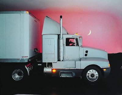 1986: T600 model released with aerodynamics in mind. “The radical sloped-nose design saves customers up to 22 percent on fuel compared to traditional conventions,” says Kenworth.