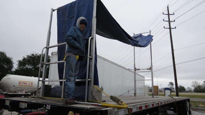 MATS 2013 attendees were treated to a demonstration video of the Roller Rak that owner-operator John Rodriguez had filmed on a winter day in Texas with 35-mph winds — terrible day for tarping a high load. You can find the vid on my Facebook page here.