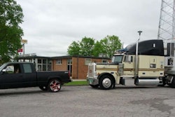 Tennessee Highway Patrol Peterbilt 379