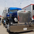 Davis Bros. 2005 Peterbilt 379 daycab/hopper bottom combo show truck