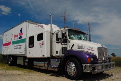 Jeanie Silk’s 2005 KW T300, decorated and ready to roll