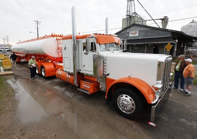 Bill Rethwisch’s 2012 Peterbilt 389 and Polar tanker are the new winners.