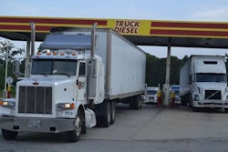 trucks-port
