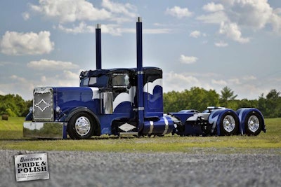 Todd Roccapriore’s 2001 Peterbilt 379