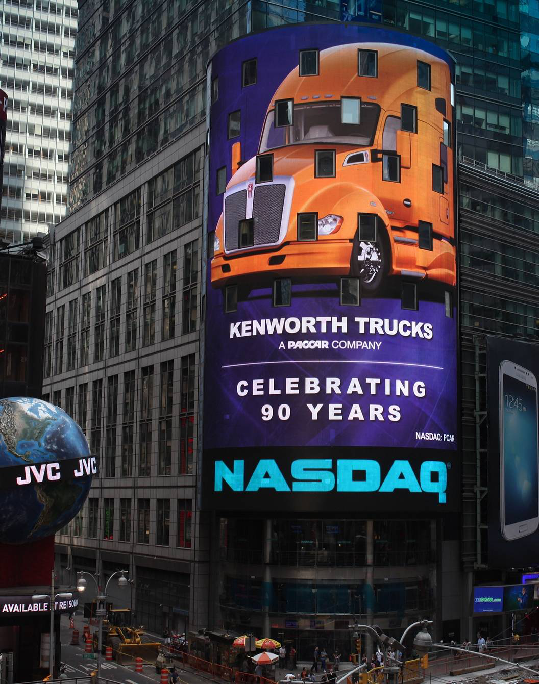 Kenworth T680 in Times Square