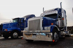 Old Time Express 2001 Freightliner Classic XL