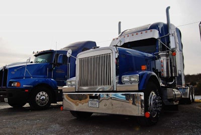 Old Time Express 2001 Freightliner Classic XL