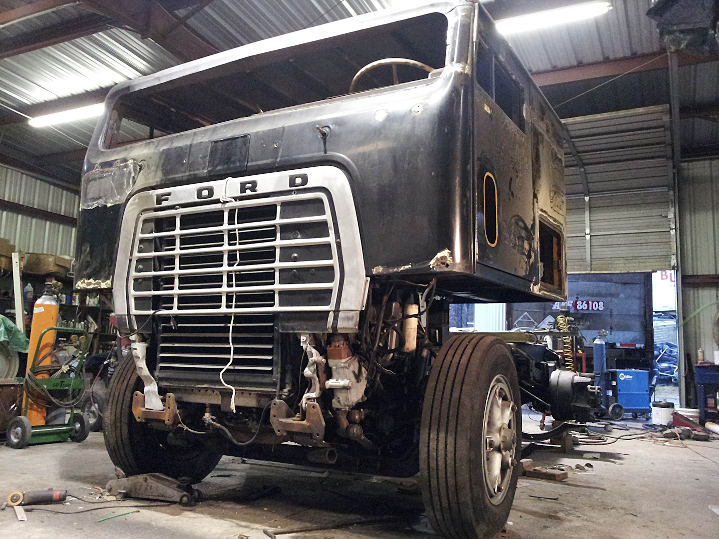 After the chop, the team lowered the truck nine inches, resisting the urge to air-bag the hot rod. Such trucks “look great slammed down, but you’ve got to air it up” again, ultimately. “We made this one as low as we could get it” by trial and error, says Mariani.