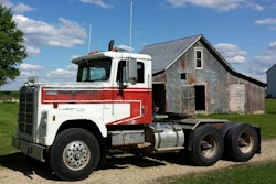Kenny Hubka’s 1977 International Transtar 4200