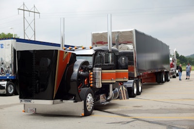 Eric Bilgo’s 1995 Peterbilt 379 and MAC trailer won Best of Show in the Working Combo category.