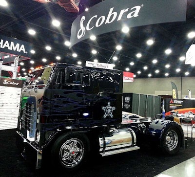 Mariani's Low Patro 1974 W9000 at its MATS 2014 debut