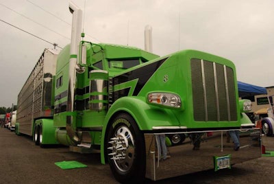 Brubaker’s son, Dan, owns and operates this 2014 Peterbilt 389 Detroit-powered glider from Fitzgerald Glider Kits. Showing in Working combo last year, the rig last year bagged a Best of Show as well. He showed with a well-outfitted tri-axle livestock trailer; Dan Brubaker and company do most all of their custom work all on their own. Click through the image for a video and more photos.