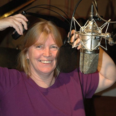 Jennie Simpson drives a 1999 Freightliner Century as a Landstar owner-operator, running a dedicated route to Toronto and Kansas. Click here to see her video submission.