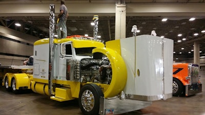 Josh Skidmore’s 2007 Peterbilt 379, competing in the Limited-Mileage Combo category in the Pride & Polish National Championship.