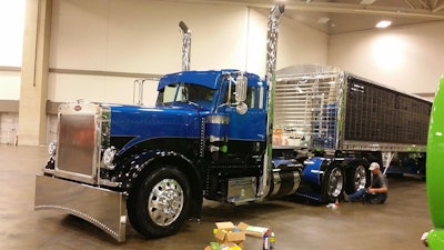 Brian Davis’ 2008 Peterbilt 379, competing in the Pride & Polish National Championship