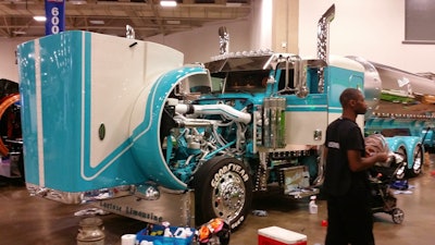 Jerry MIes’ 2013 Peterbilt 389, competing in the Pride & Polish National Championship, Working Combo category.