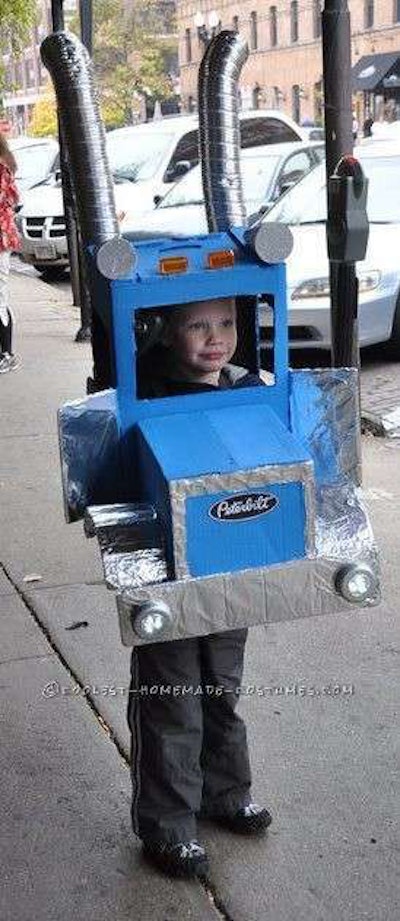 peterbilt-truck-costume-13579 (1)