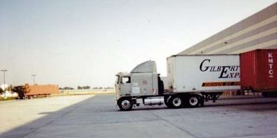 Jason Powell’s 1986 KW K100E is featured in the two preceding pictures. The second of the two shows a run loaded with “clothing from the East Coast to California and electronics back into New York and New Jersey.”