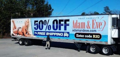 Adamandeve com Wrapped Truck