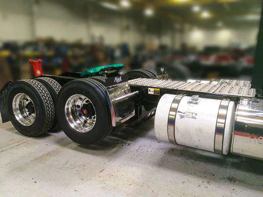 Mack Trucks launches 6×2 liftable pusher axle for OTR Pinnacle | Overdrive