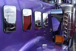 Anyone who saw the show trucks at last month’s Mid-America Trucking Show might recall the unusual front end on this Kenworth W900L.