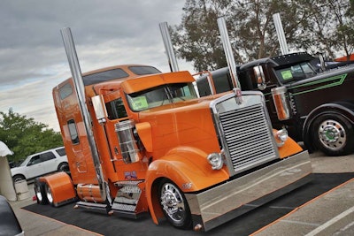 George Ballesteros/Rolando Nava, Oxnard, CA; 2005 Kenworth W900