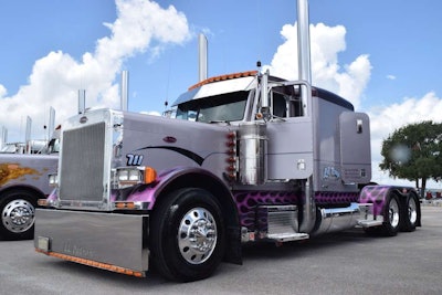 Ray Rodriguez's El Patron, a 2000 Peterbilt 379