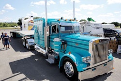 Nelson’s 1985 Peterbilt 359