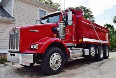 Dave Palmer’s KW T800 dump, powered by the Paccar MX-13 engine