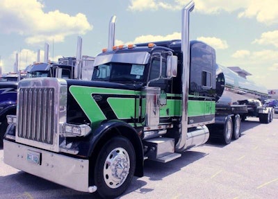 2007 Peterbilt 379 owned by Ross Koehm of Winnipeg, Manitoba, Canada