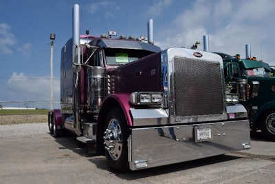 David McDaniel’s 2002 Peterbilt 379, “The Mistress”