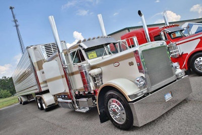 Jeremy Hassevoort’s “Gold Digger,” a 1986 Peterbilt 359, won Best of Show, Limited-Mileage Combo.
