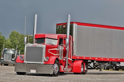 Rod Miller’s 2014 Peterbilt 389 and 2015 Great Dane picked up Best of Show at the 2015 Fitzgerald Truck Show.