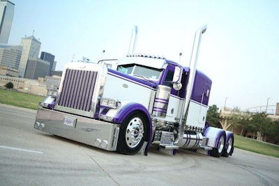 Austin Ashley, 2007 Peterbilt 379 | 2013 National Champion, Limited-Mileage Bobtail / 2013 and 2014 Truckers’ Choice champion