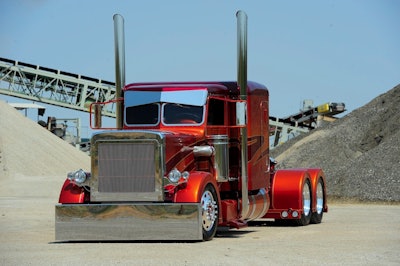 Randy Stroup’s 1986 Peterbilt 359 | 2010 National Champion, Limited-Mileage Bobtail