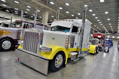 Josh Skidmore’s 2016 Peterbilt 389