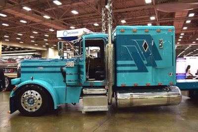Vinnie Diorio's 1985 Peterbilt 379, Limited-Mileage Bobtail finalist