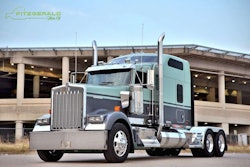 A Fitzgerald Kenworth Icon 900