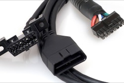 VDO RoadLog Volvo – Mack 16-pin Y-cable Connect Kit covers model years 2014 and newer.